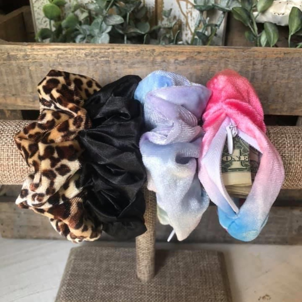 Hidden Zipper Pocket Scrunchie